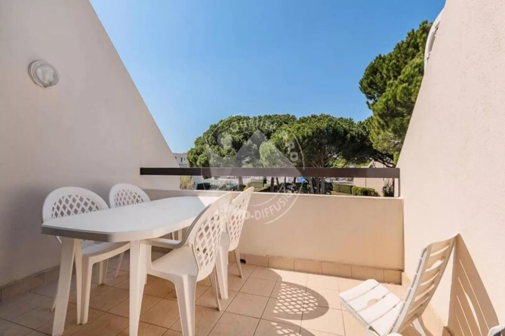 Résidence Les Jardins De La Baronnies-Außenbereich Sommer