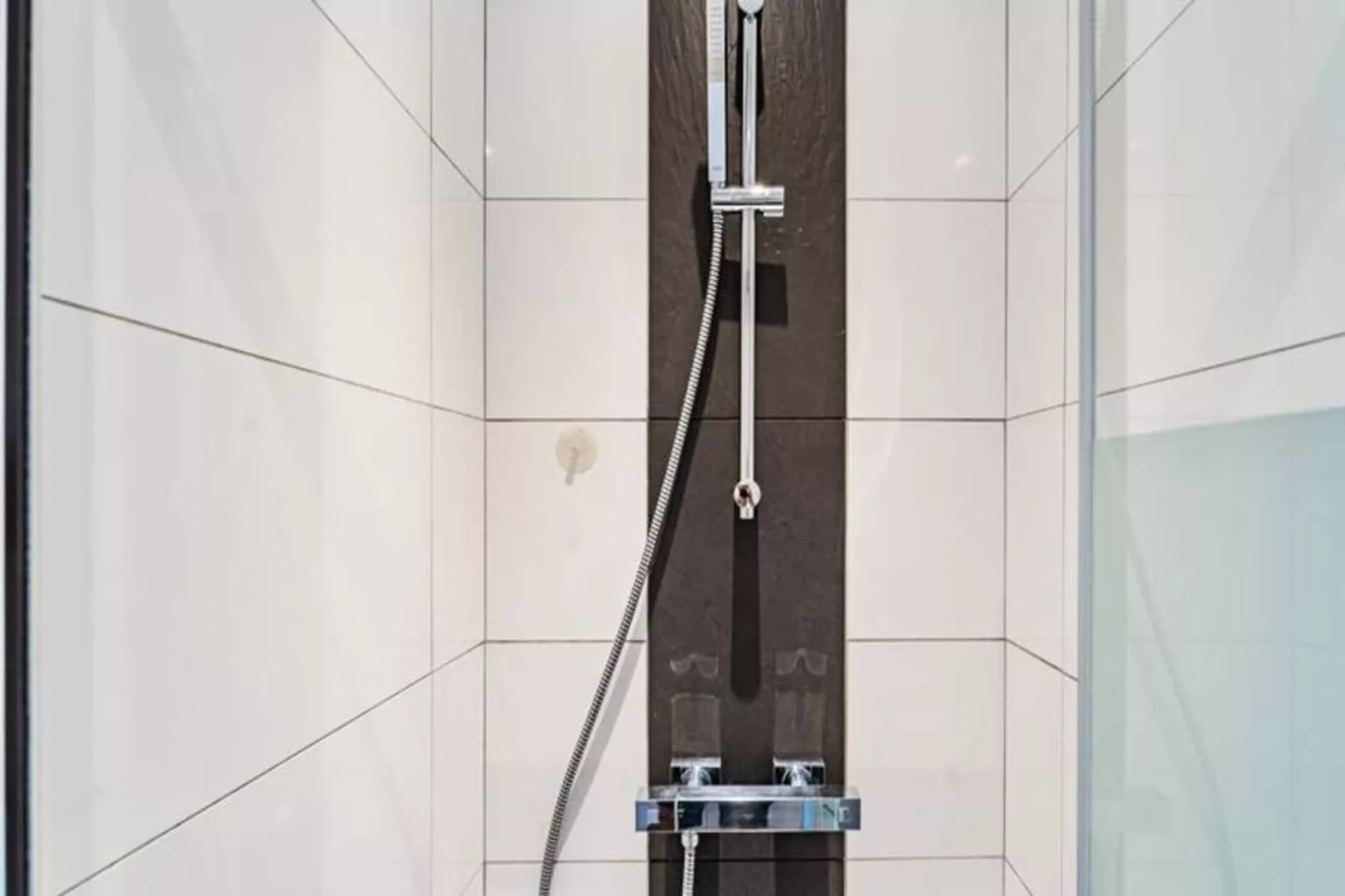 Chaleureux Appartement Au C&oelig;ur Du Quartier Historique Saint-michel-Salon