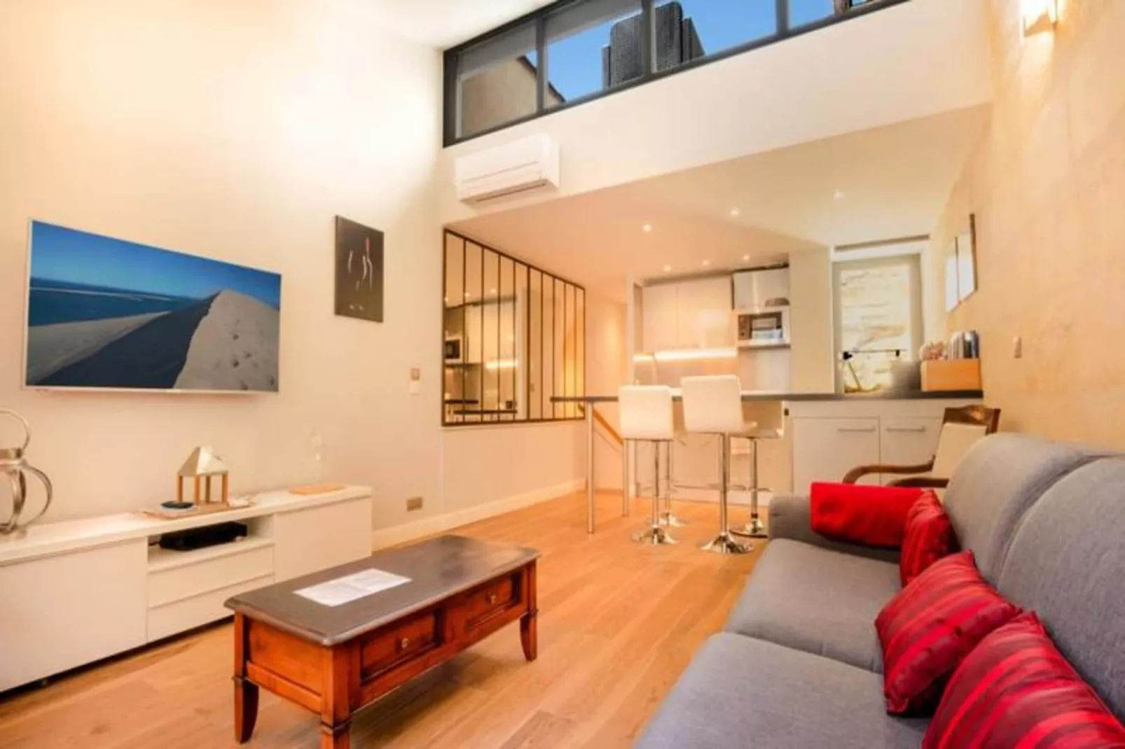 Superbe Duplex De Qualit&eacute;, En Hypercentre Avec Rooftop Et Climatisation-Dining room