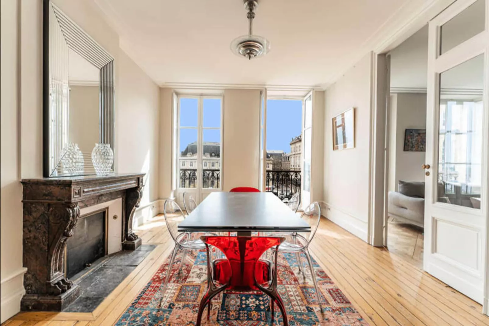 Appartement Prestations Haut Standing Avec Vue Sur La Place De La Bourse-Dining room