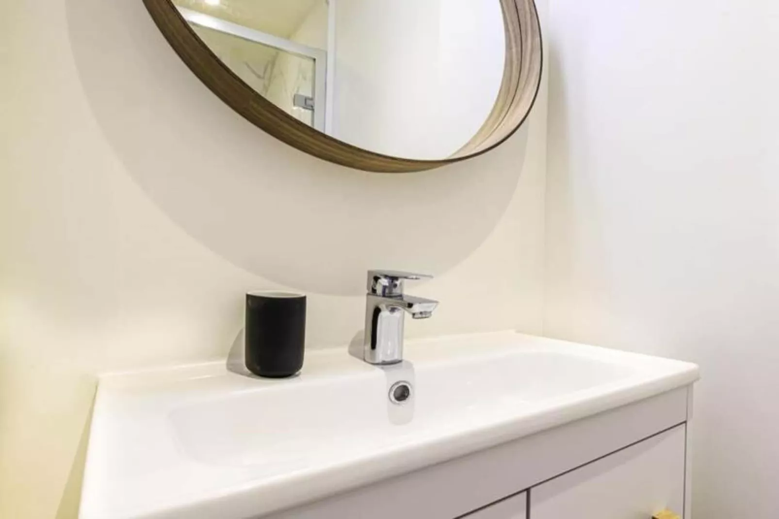 Bel Appartement Parfaitement R&eacute;nov&eacute; Pour 2, Face &agrave; La Gare Saint-jean-Badezimmer