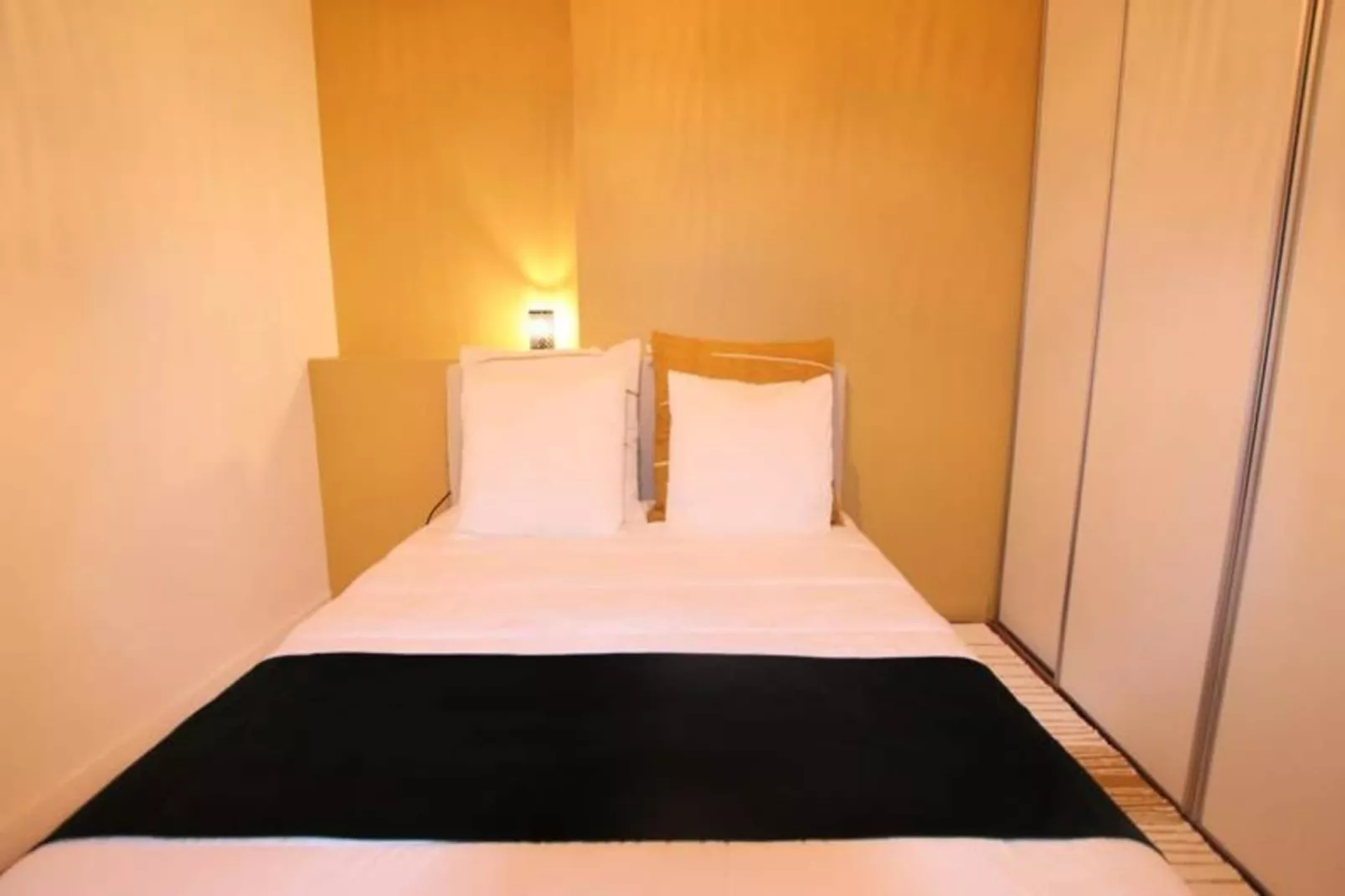 Charmant Et Rayonnant Appartement De 55 M&sup2; Situ&eacute; Dans Le Coeur De Bordeaux-Salon