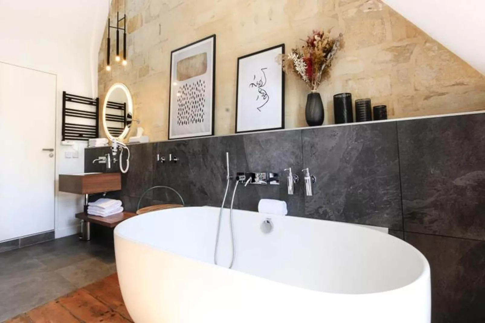 Maison Labruy&egrave;re - Suite Cosy Jardin-Exterior in summer