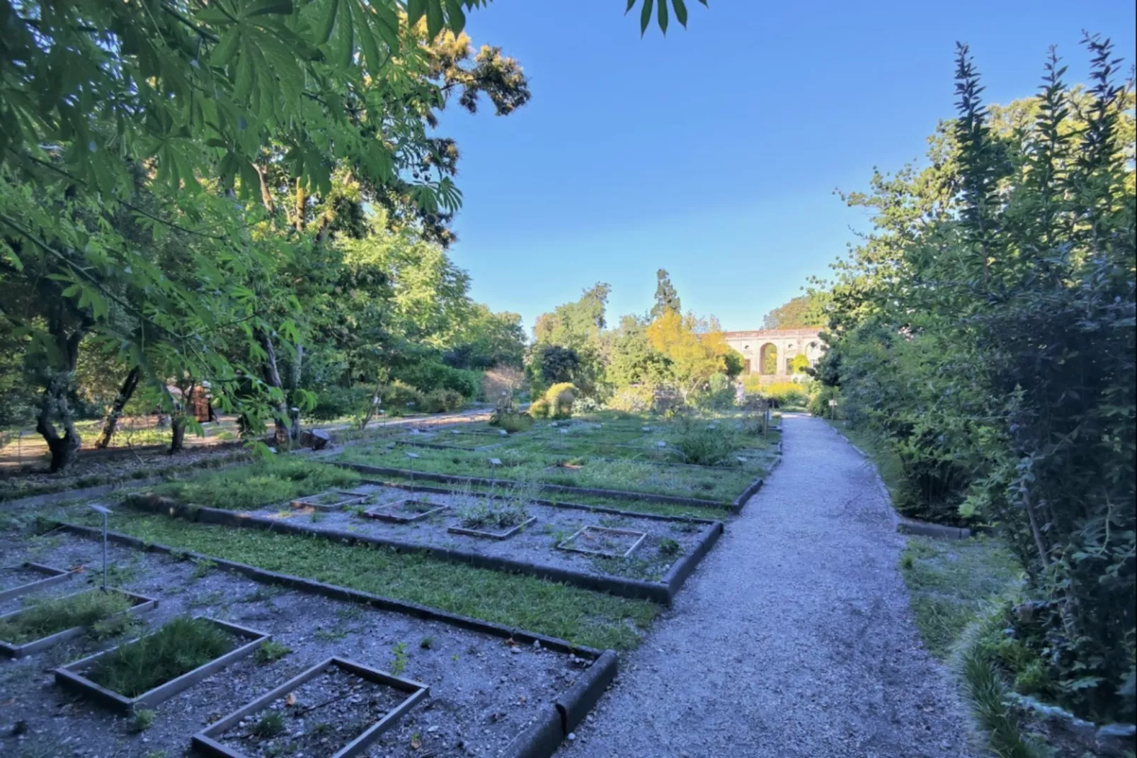Maison Labruy&egrave;re - Familiale Aviau-Exterior in summer