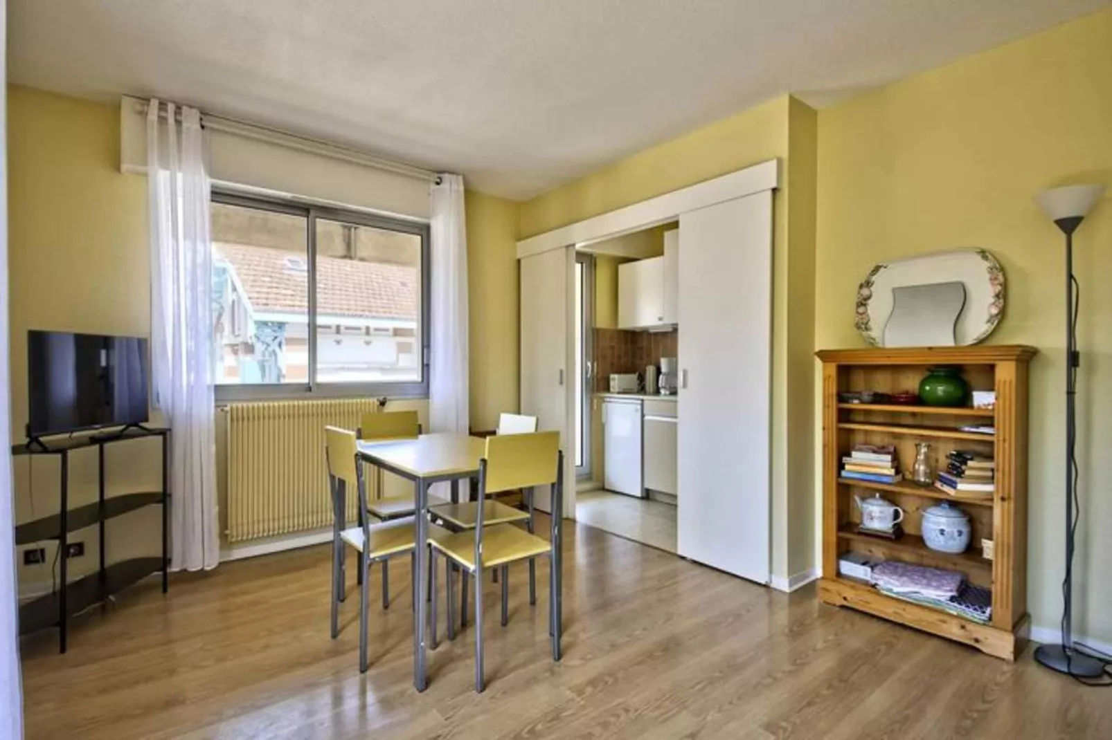 Résidence Eugénie-Dining room