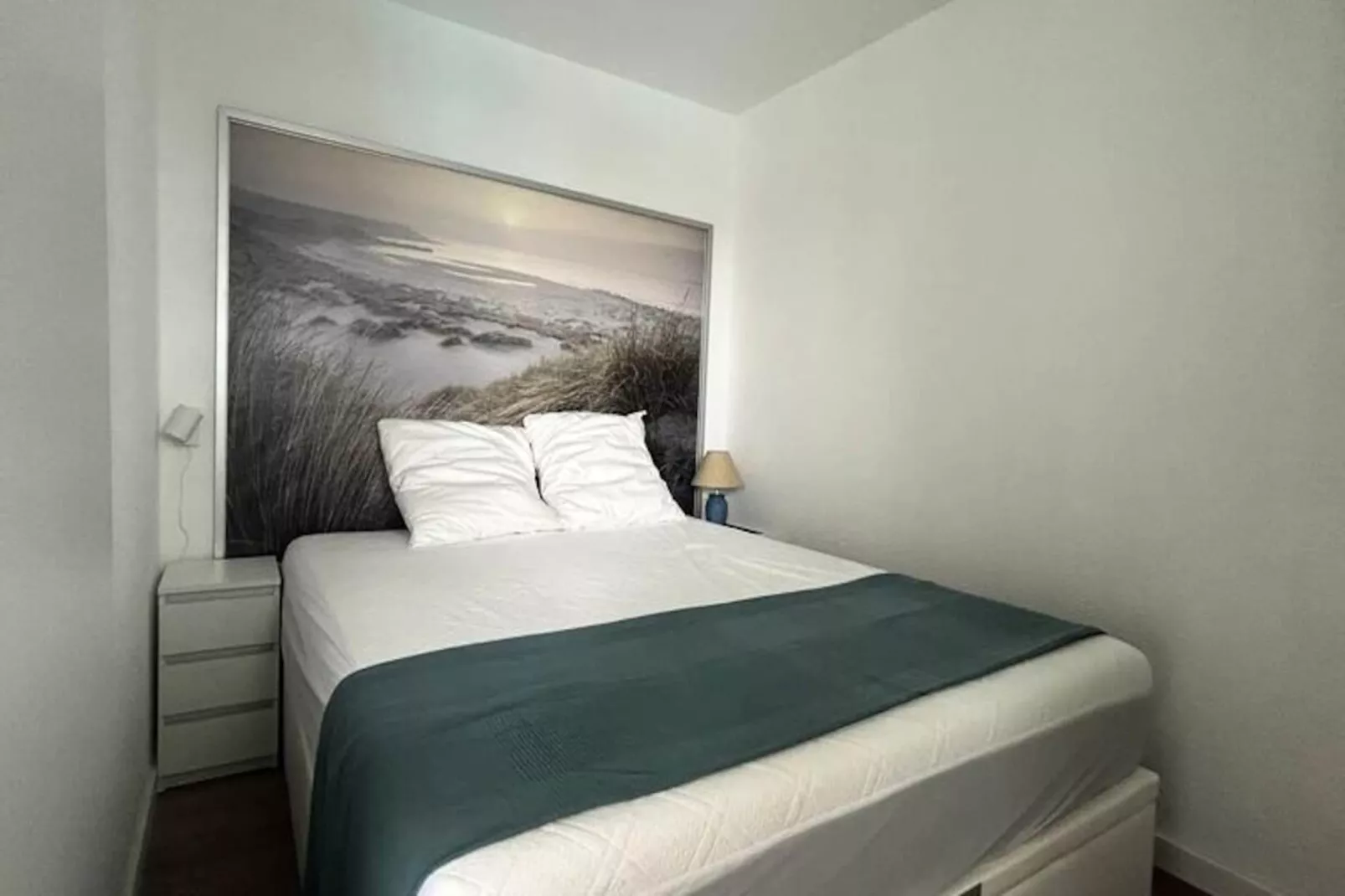 L'&eacute;l&eacute;gance Vue Mer Avec Piscine.-Image-tags.