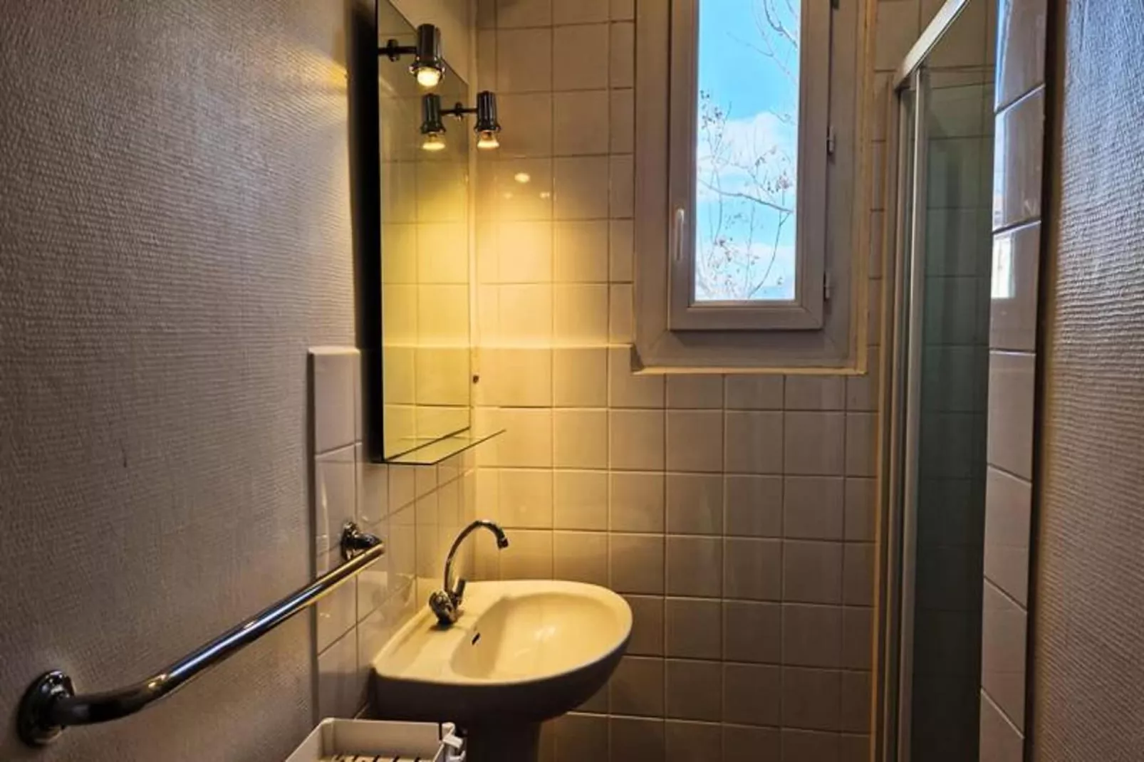 Le Spacieux T3 Pour 4 Proche De Gem Et La Gare 🗻-Salle de bain