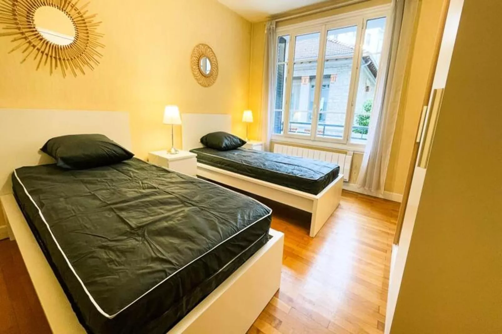 L'harmonie Des &eacute;poques - T2 - Calme-Chambre