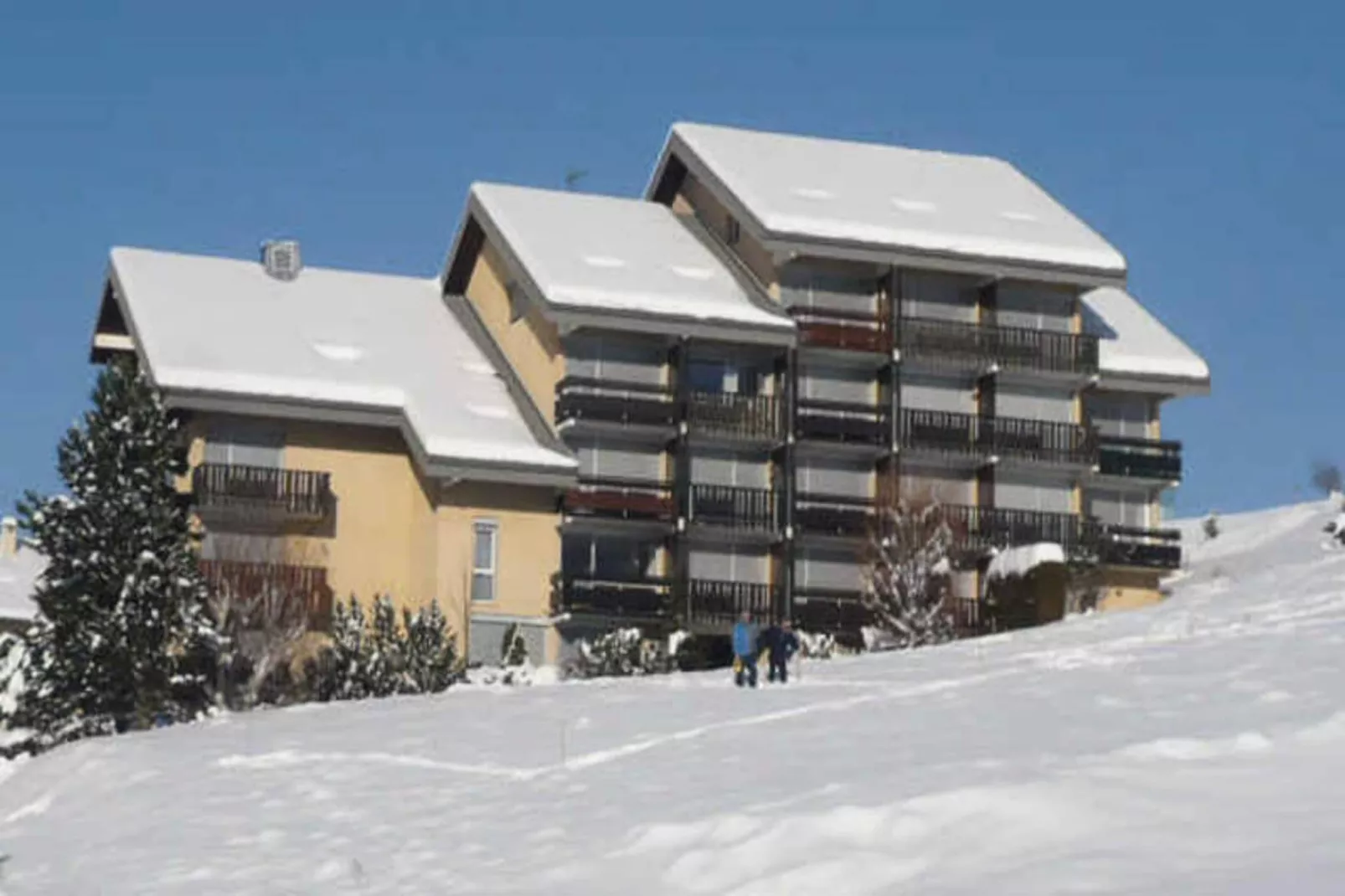 Résidence La Fleur Du Roy - Exterior in winter