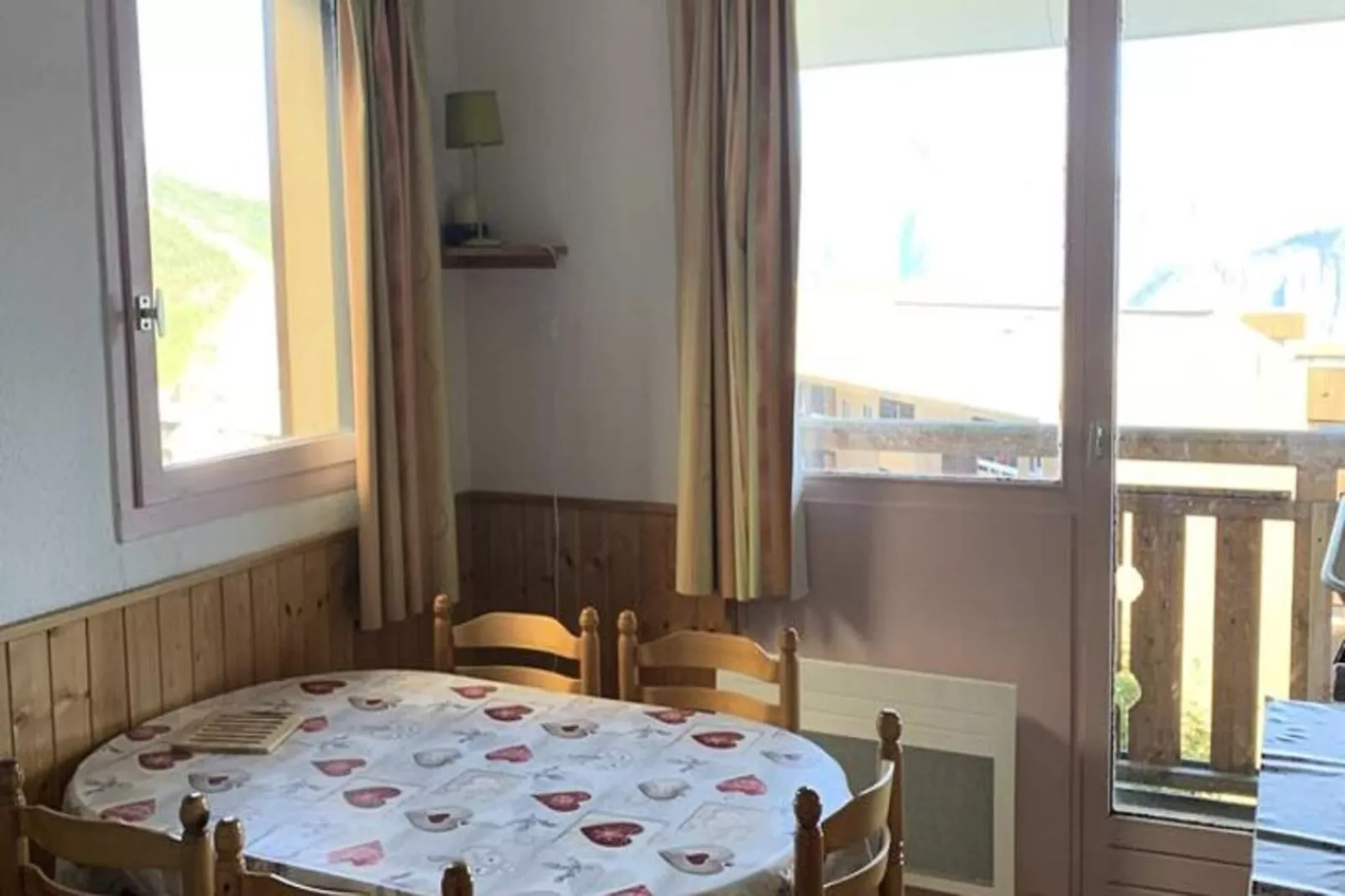 Résidence Balcons D'huez-Esszimmer