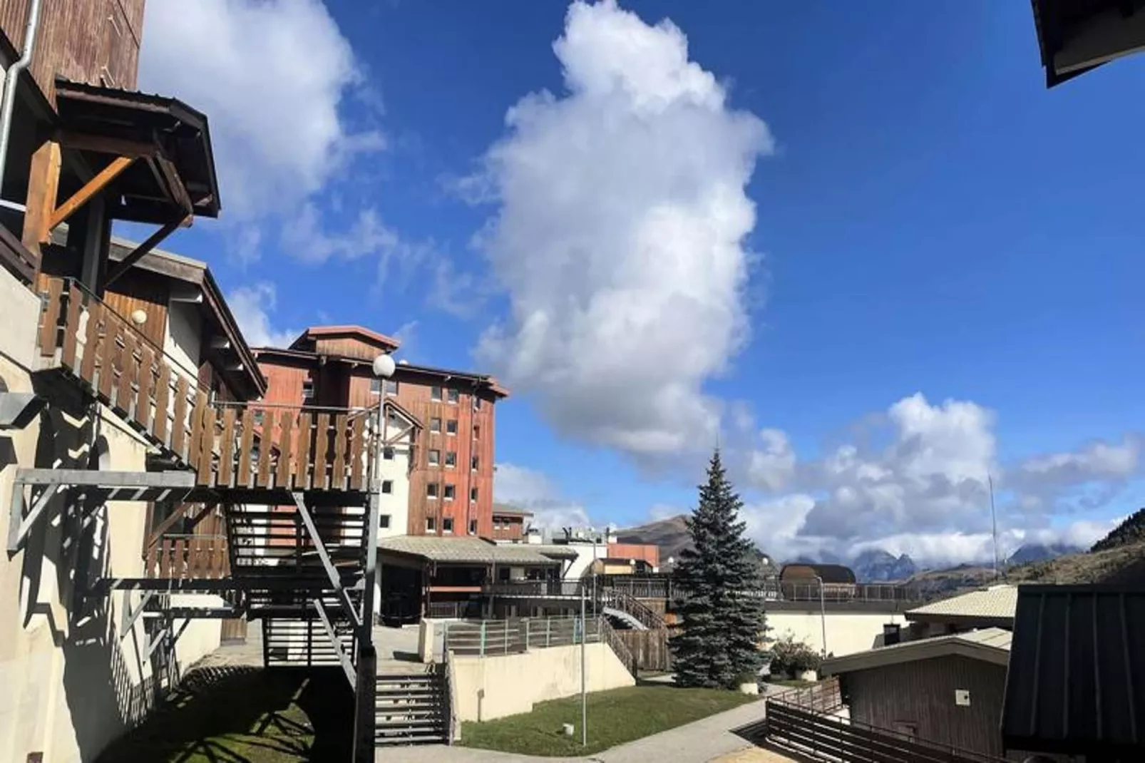 Résidence Meije-Außenbereich Sommer