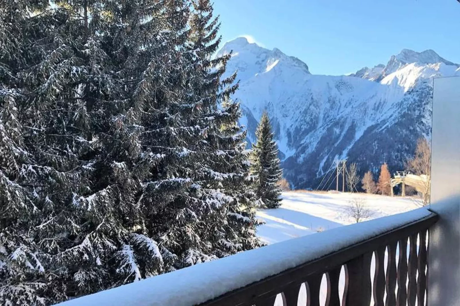 Résidence Le Midi-Exterior in winter