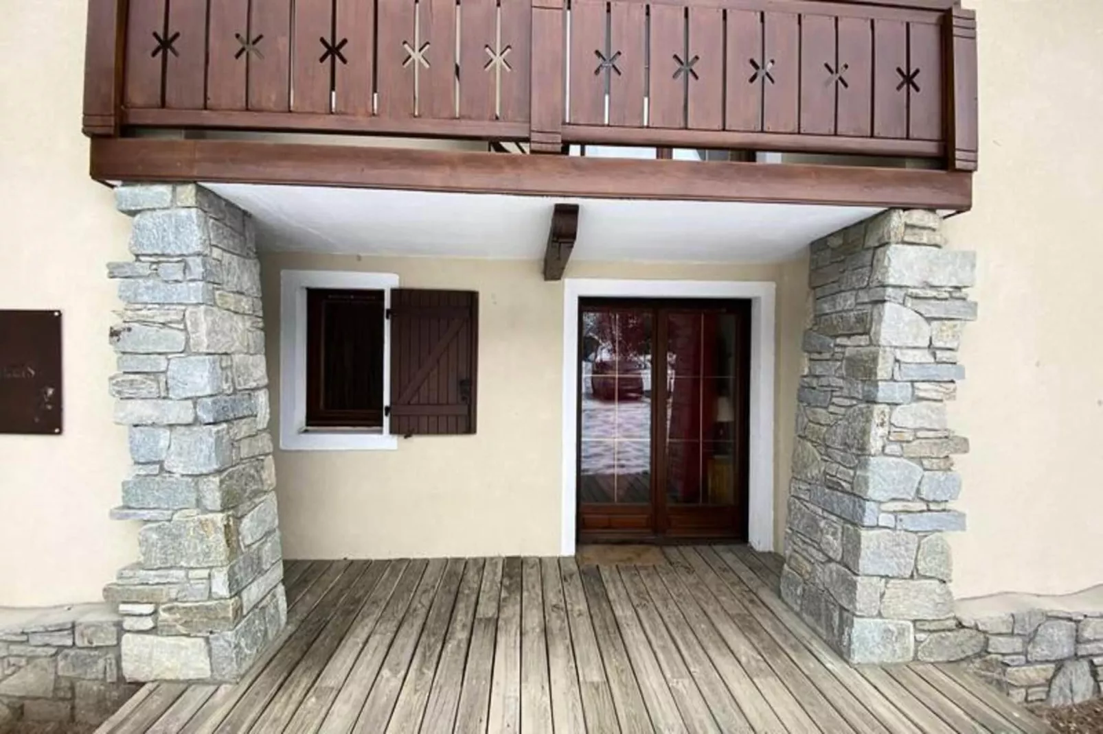 Chalets D Or-Exterior in summer