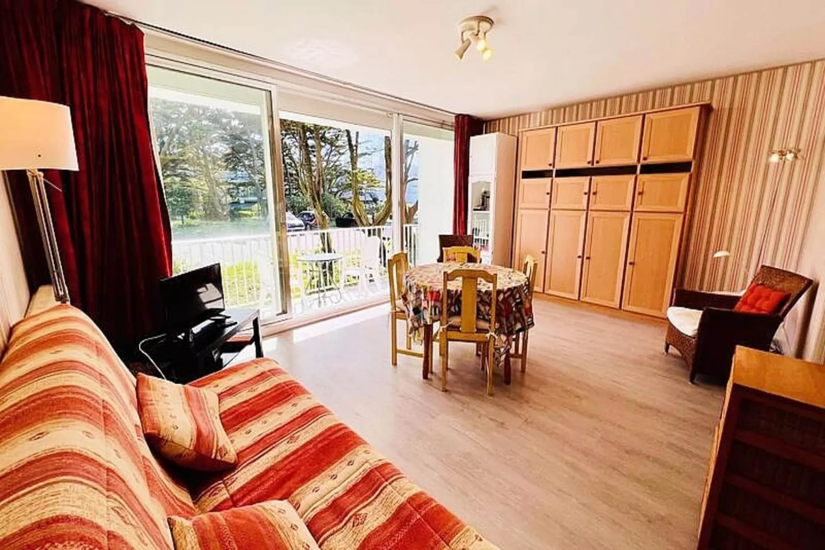 Résidence Goulvars-Salle à manger