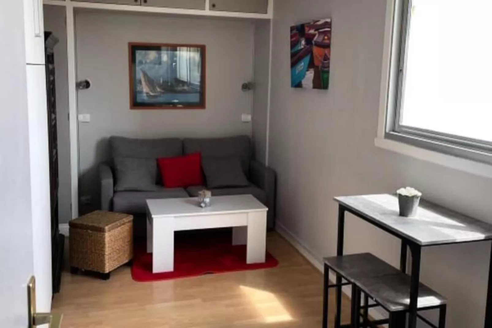 Résidence Studio Avec Parking 100 M D&eacute;parts Pour Les Iles-Living room