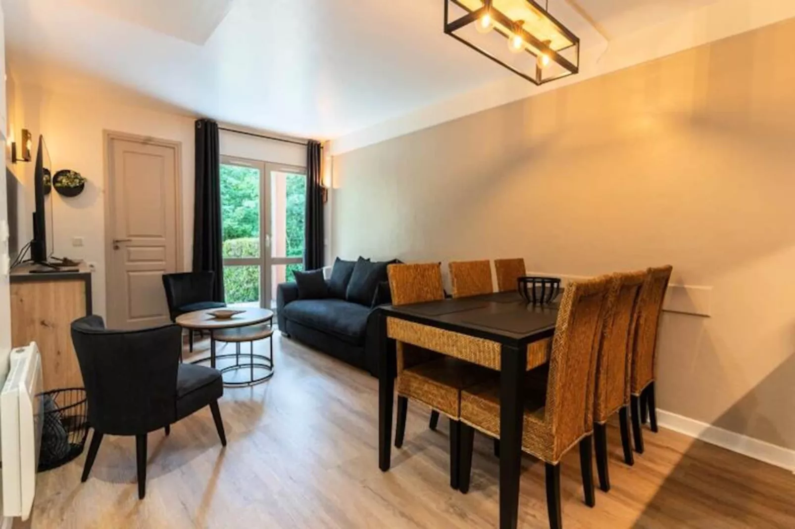 Résidence Tr&egrave;s Bel Appartement R&eacute;nov&eacute; Avec Piscine, Tennis Et Parking Priv&eacute; 09-Image-tags.