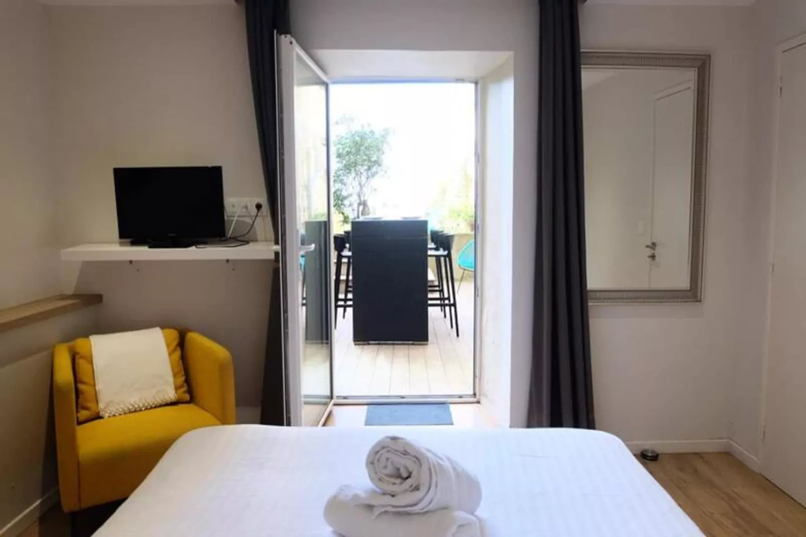 Magnifique T3 Tout Confort Avec Terrasse, Parking Et Vue Oc&eacute;an Pour 5-Bedroom