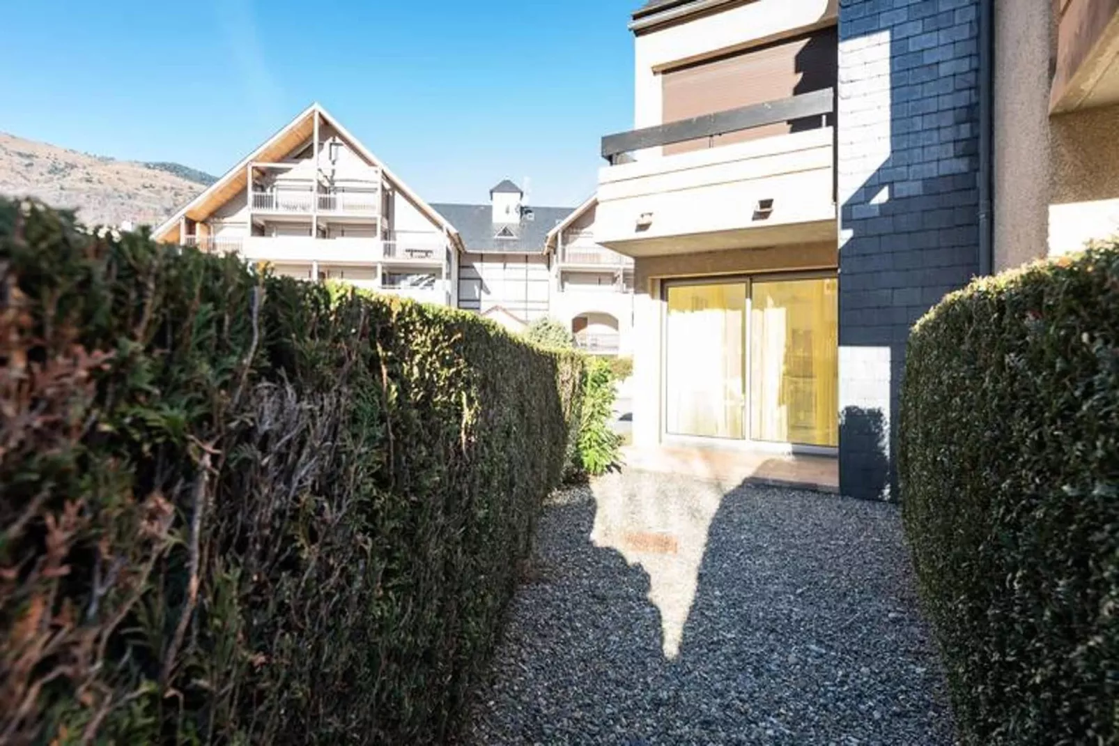 Résidence H.th.i:iris-Exterior in summer