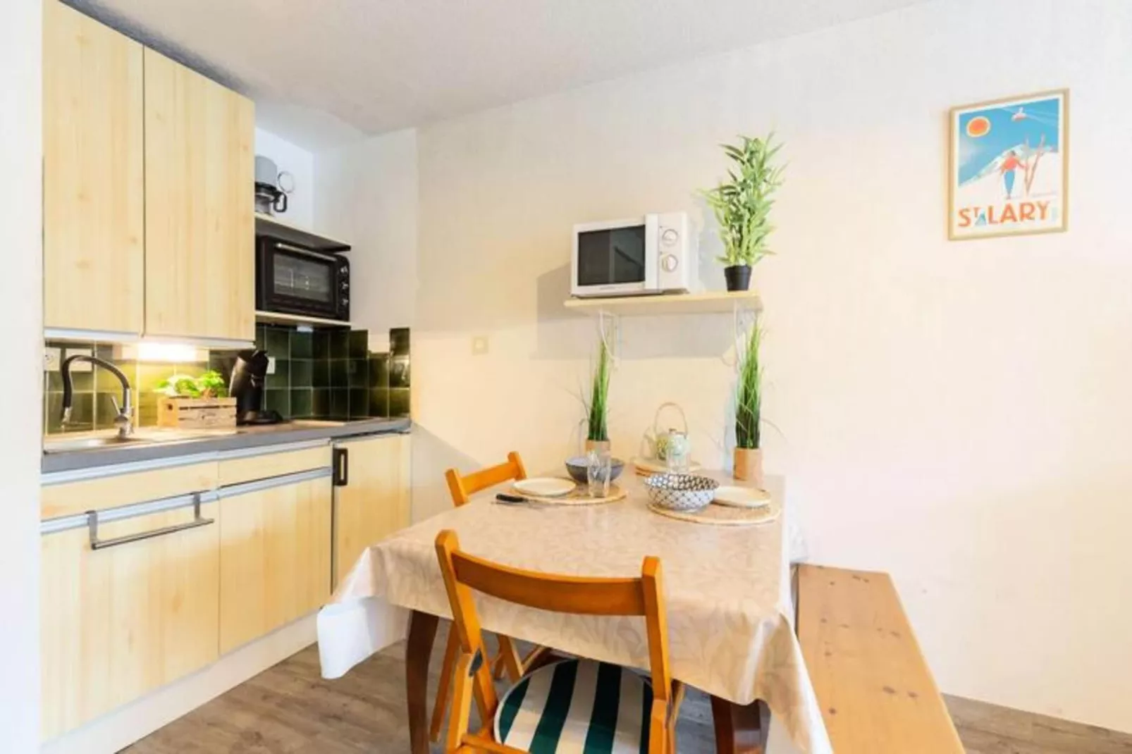 Résidence Aurette:neouvielle-Dining room