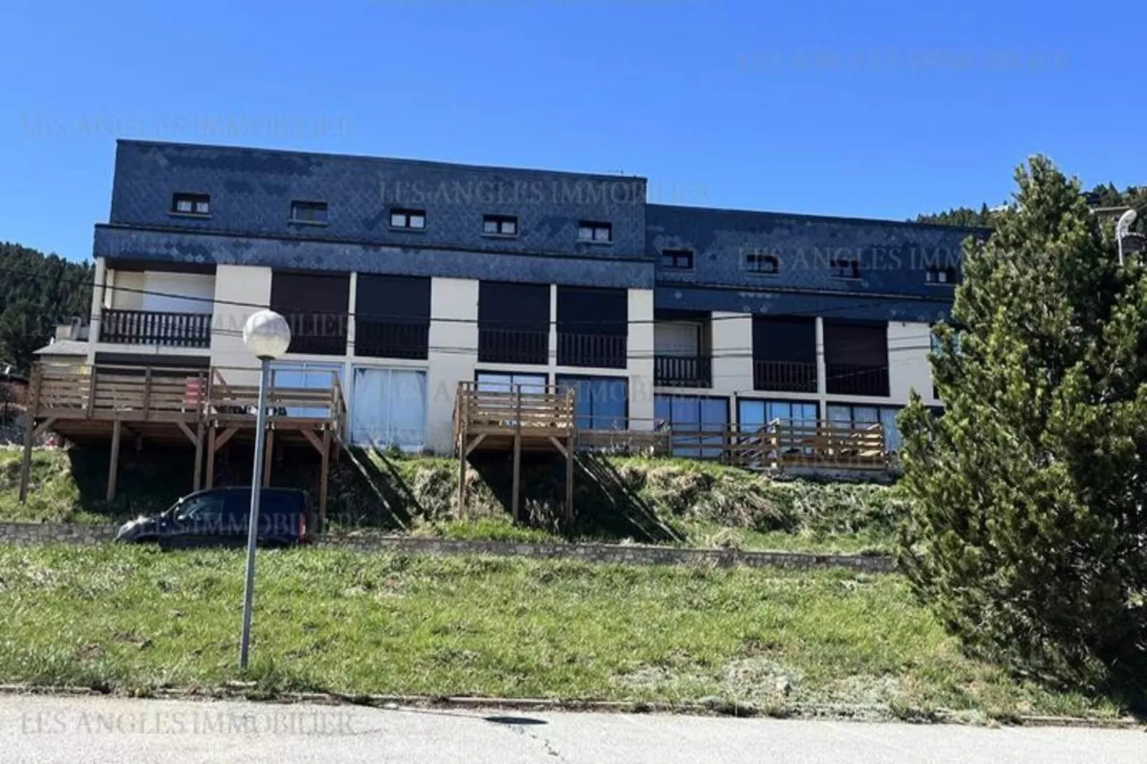 Résidence Les Mouflons-Exterior in summer