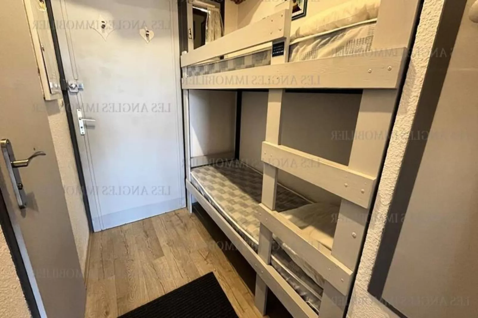 Résidence Les Mouflons-Exterior in summer