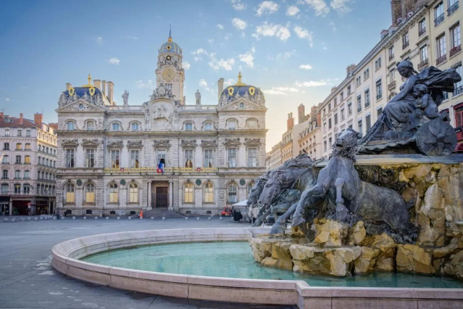 Appart'hôtel Odalys City Bioparc-Exterior in summer