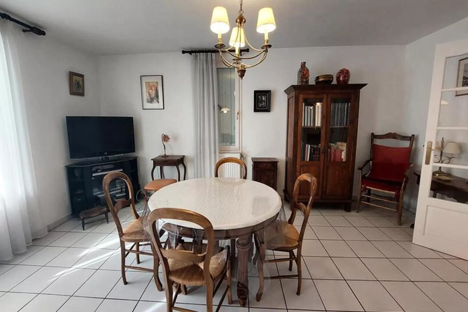 Résidence La Cerisaie-Salle à manger