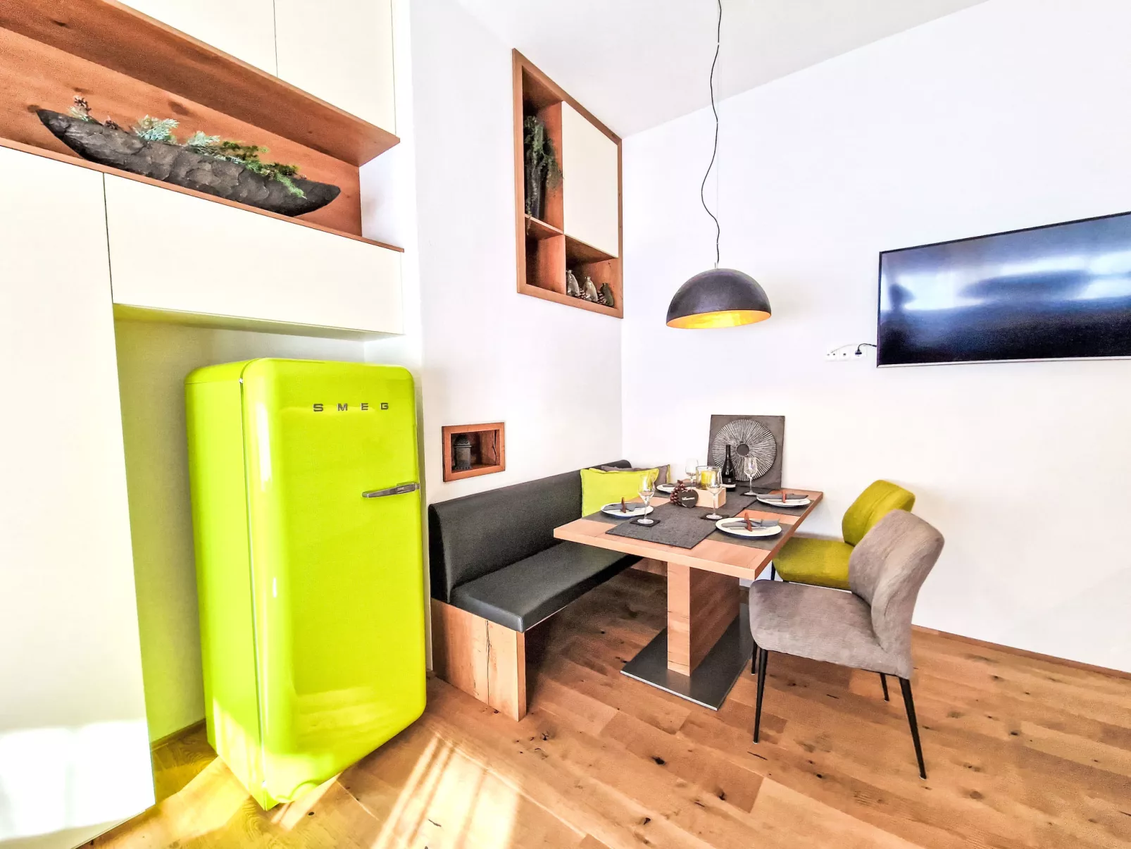 The Rock Design-Dedans