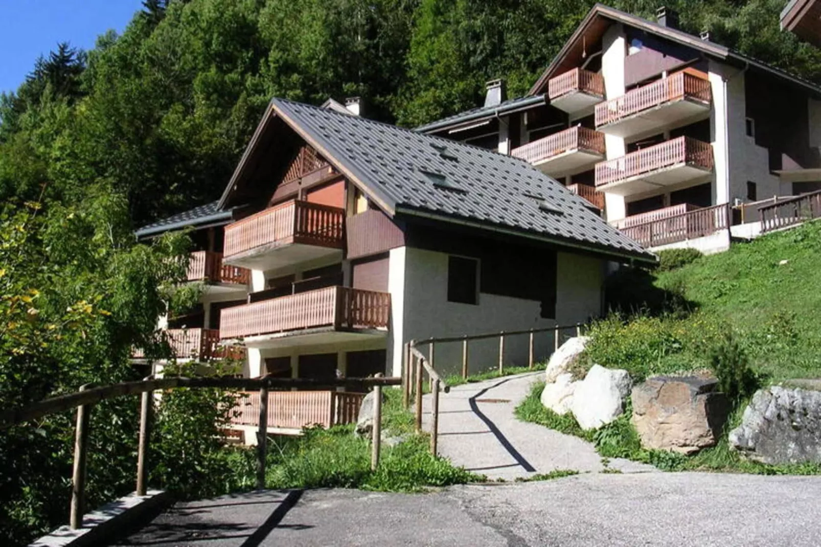 Résidence Campanule - Les Hauts De Planchamp-Exterior in summer