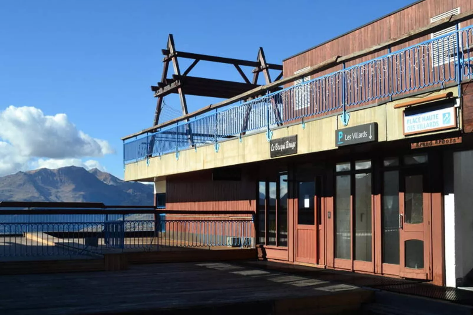 Résidence Bequi-rouge - Exterior in summer