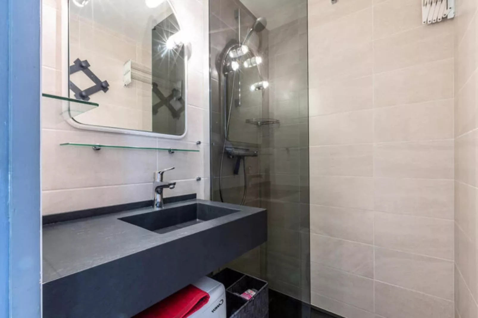 Résidence Parnasse 2-Bathroom