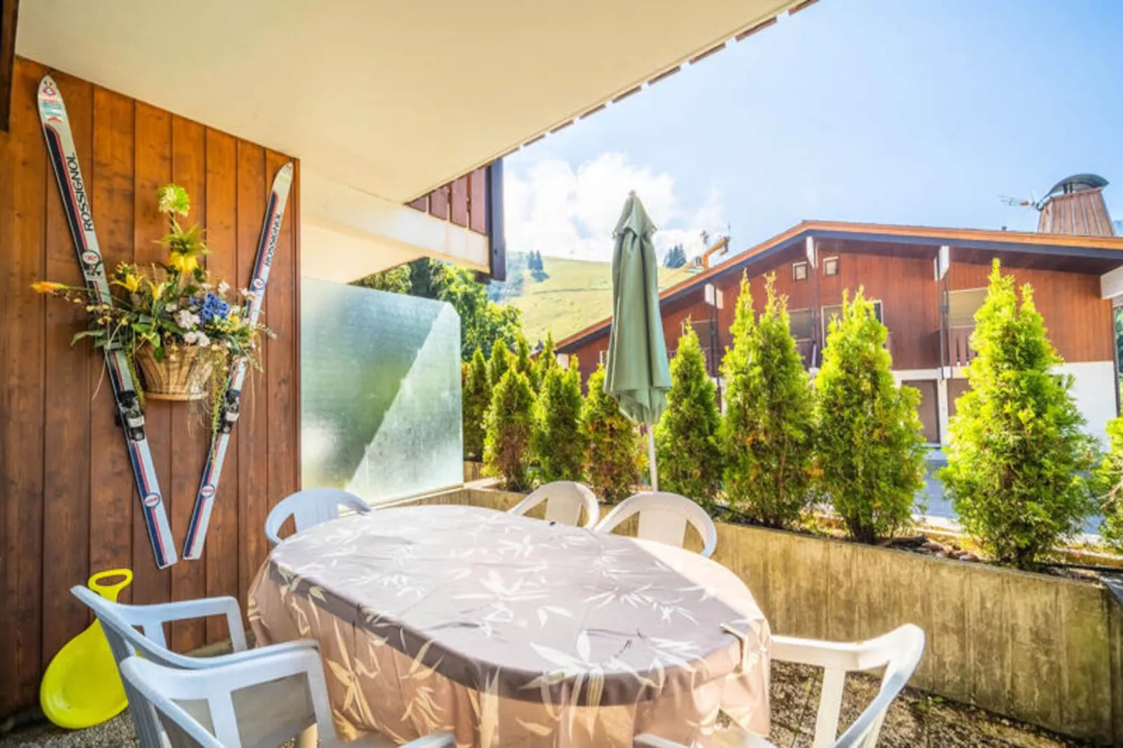 Résidence Granges C-Außenbereich Sommer