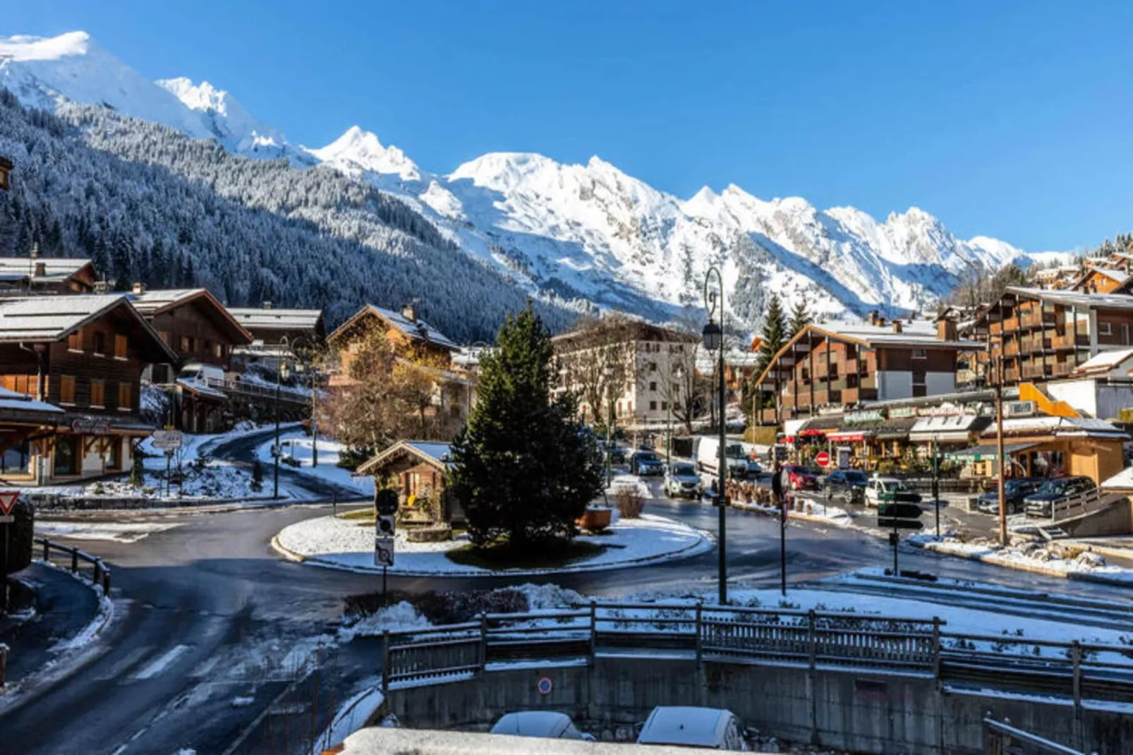 Résidence Altitude-Exterior in summer