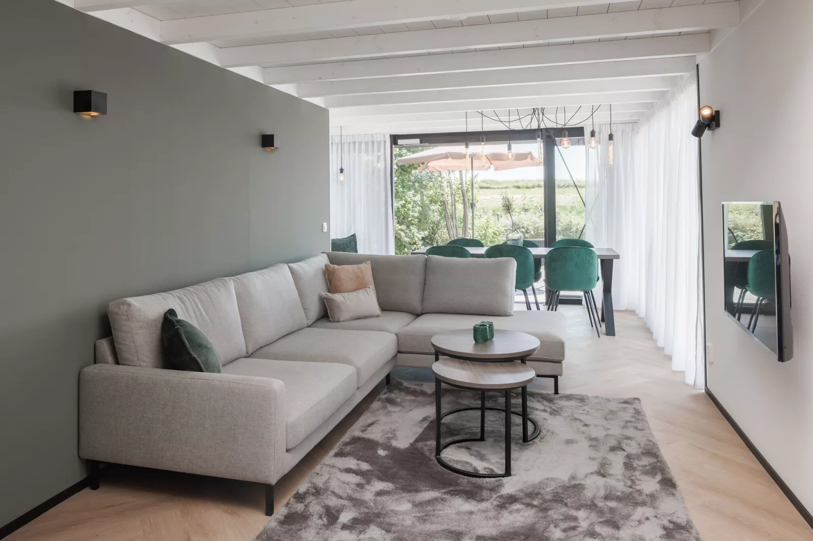 Lakeside Resort Brielle 6-Living room