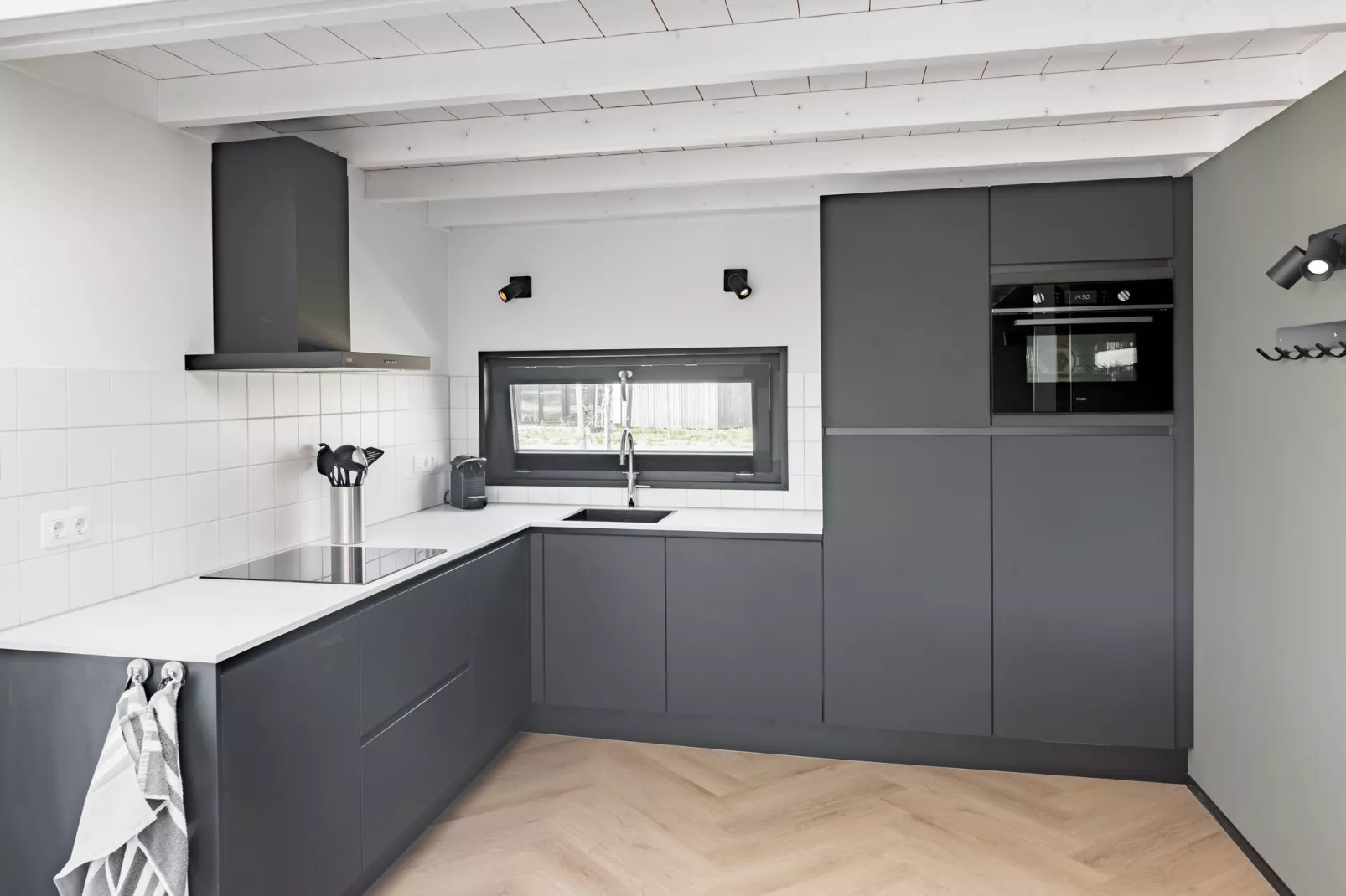 Lakeside Resort Brielle 6-Kitchen