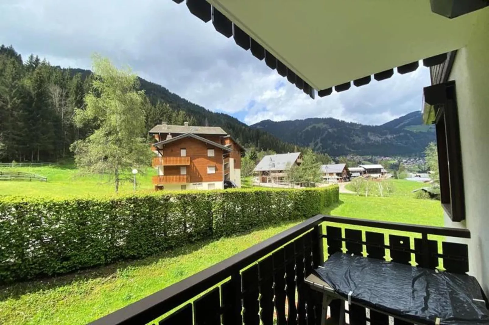 Résidence Les Campanules-Vue d'été