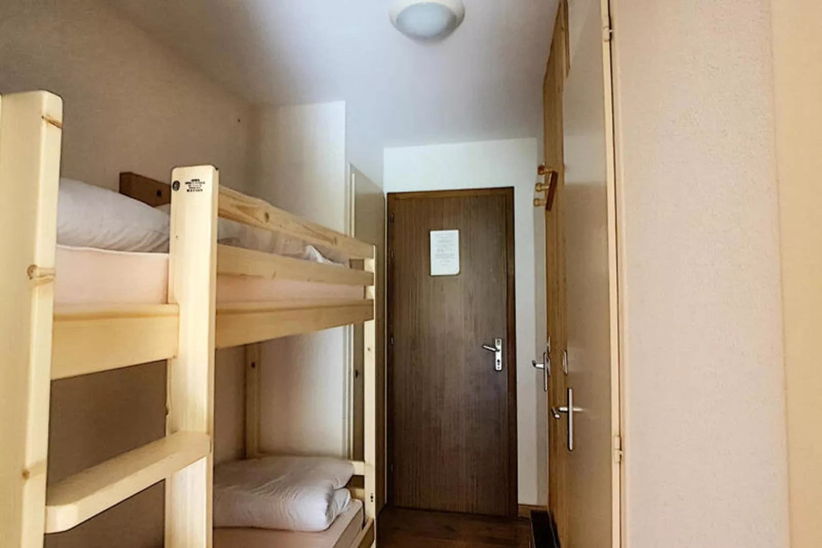 Studio à Saint Jean d'Aulps-Schlafzimmer