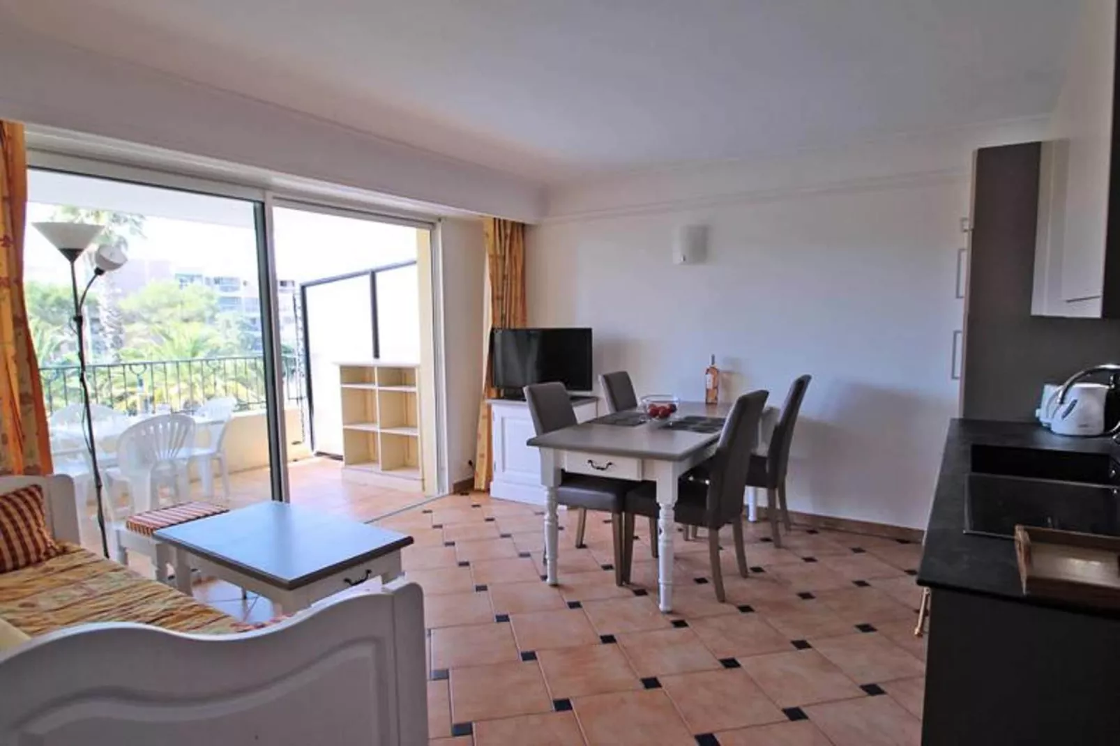 Résidence Port Marine-Salon