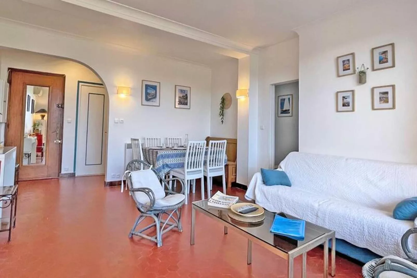 Résidence Les Dauphins-Living room