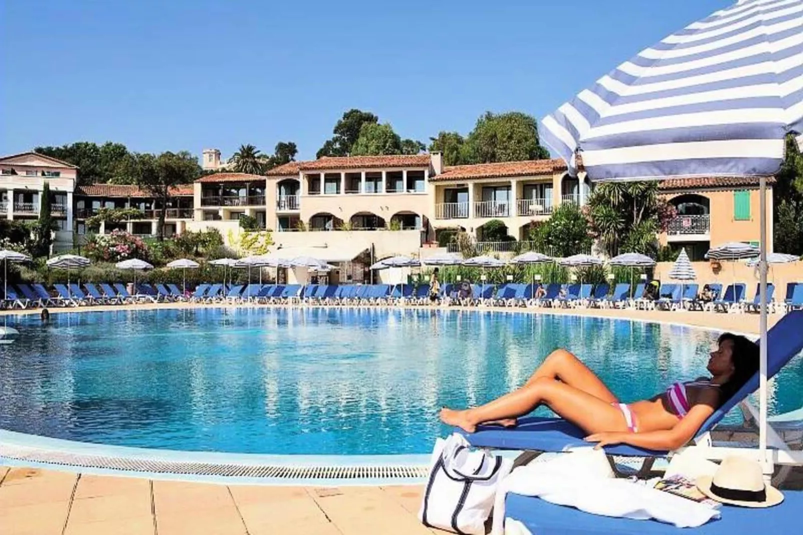 Résidence Les Parcs de Grimaud - maeva Home-Außenbereich Sommer