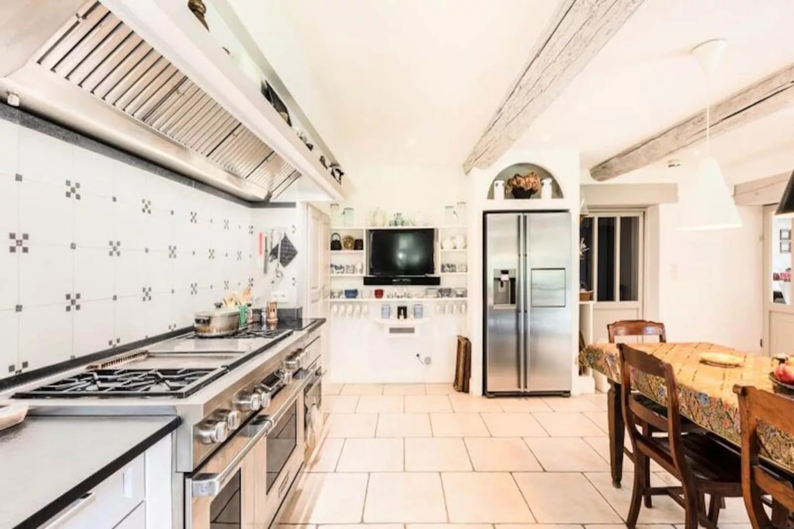 Maison De Famille En Provence-Image-tags.