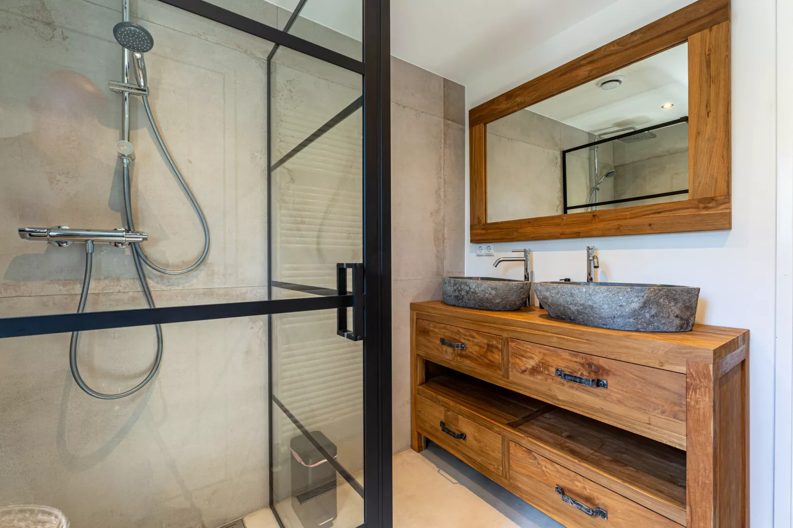 Chalet Kieftveen Voorthuizen 6 pax-Bathroom