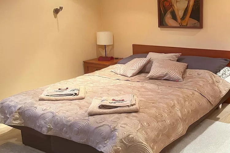 Dom wakacyjny w Krzyni dla max 7 osób-Bedroom