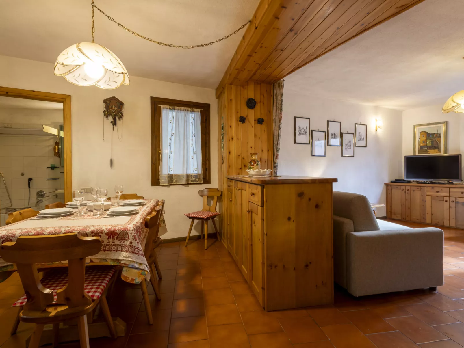 Erica Apartment-Drinnen