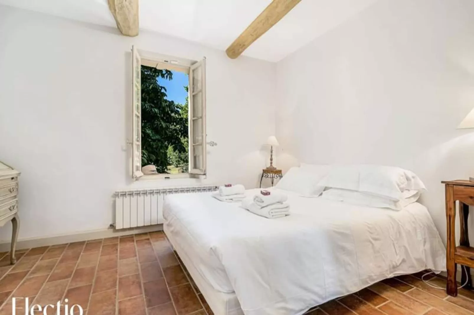 Petite Bastide | Domaine Tour Campanets-Image-tags.