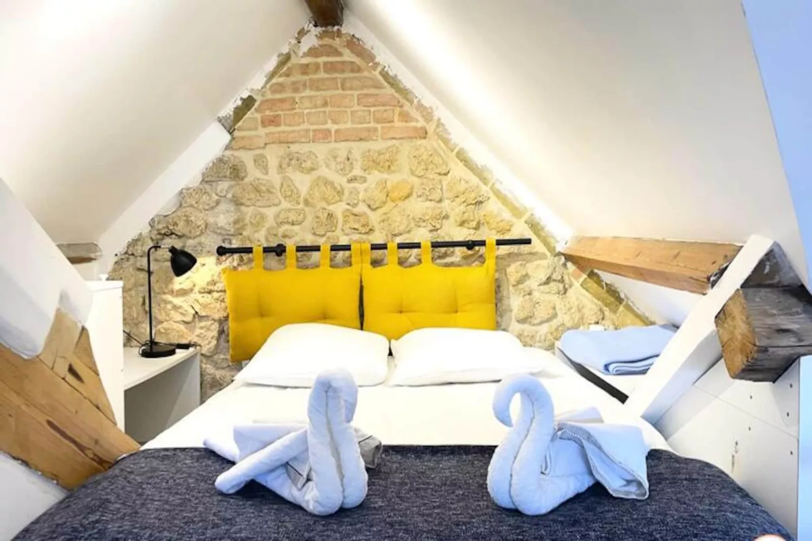 &#129346;  Loft - Echapp&eacute;e Mer - Casino 50m-Image-tags.