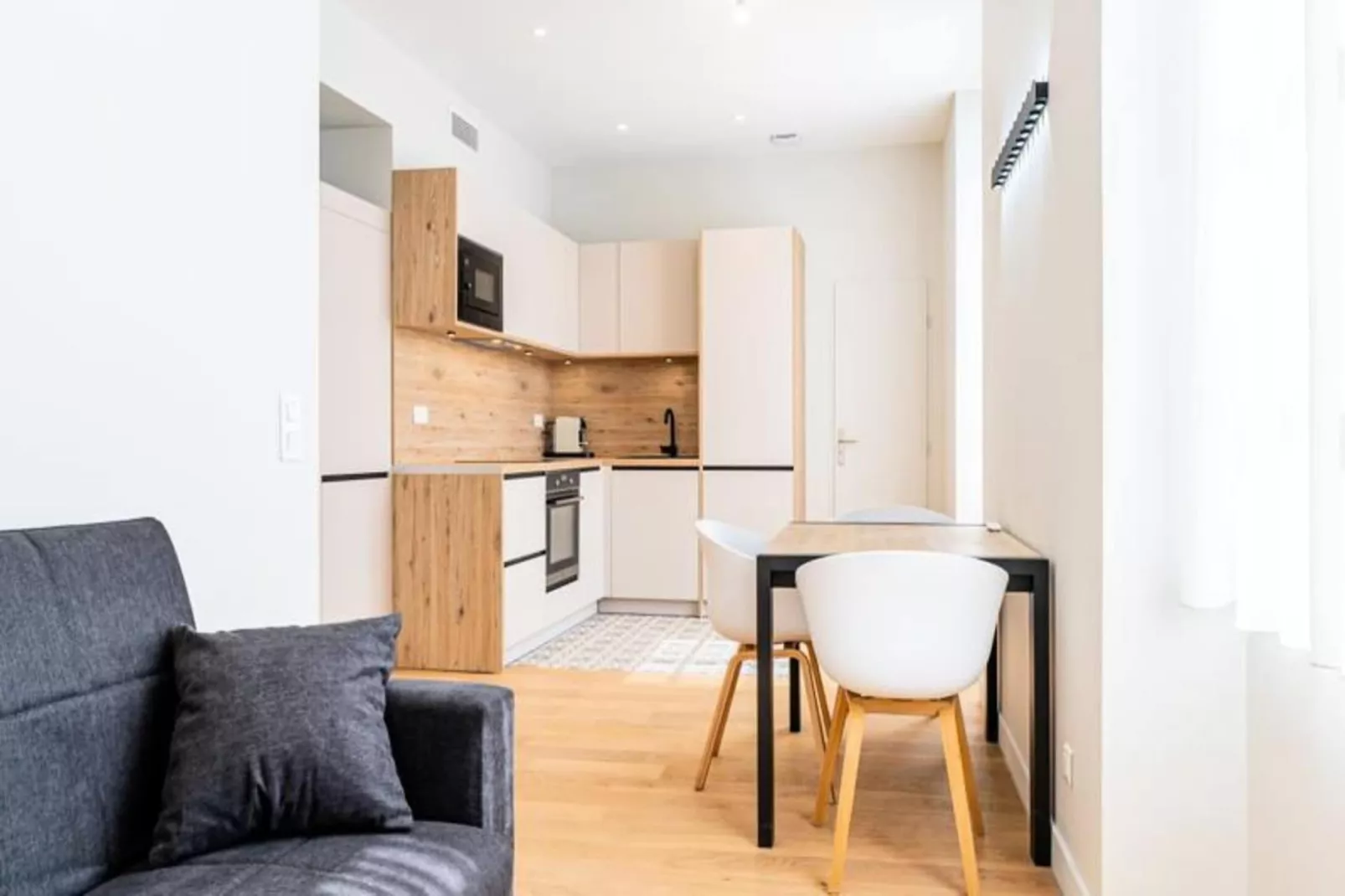 Charmant Appartement Pour 4 Au C&oelig;ur De Bordeaux-Exterior in summer