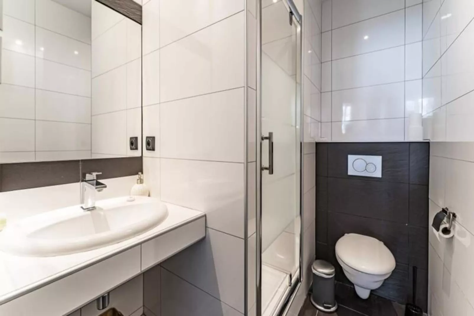 Chaleureux Appartement Au C&oelig;ur Du Quartier Historique Saint-michel-Salon