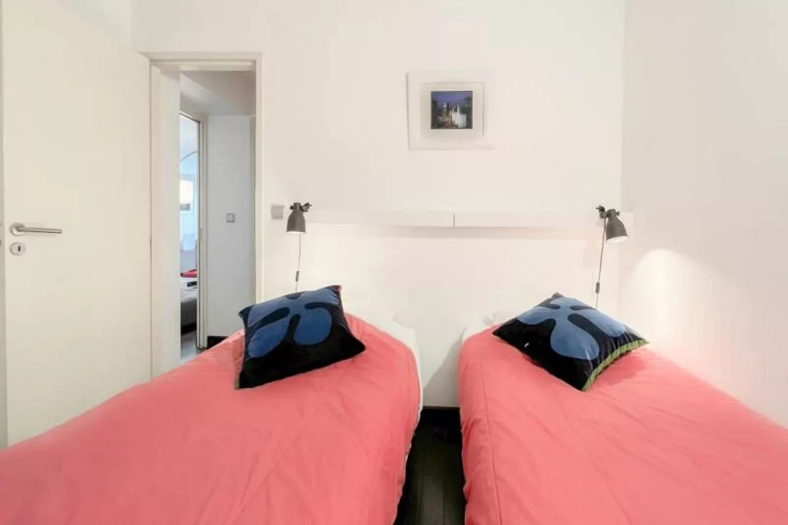 Appartement De Haut Standing Authentique Situ&eacute; Au Coeur Du Triangle D'or-Außenbereich Sommer