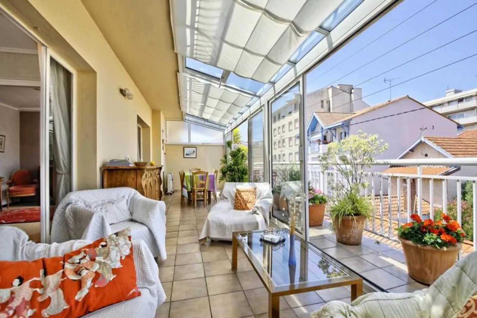 Résidence Palm Beach-Exterior in summer